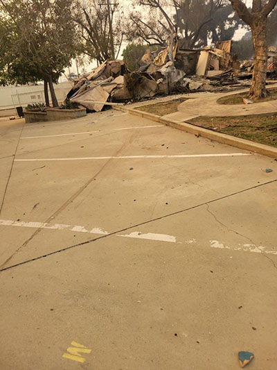 , « Dieu fait les choses pour une raison », déclare une mère enceinte de 4 enfants qui a perdu sa maison dans l’Eaton Fire de Los Angeles
avec une invocation au petit jour.