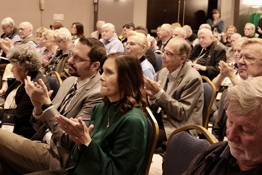 , Wenski: La prière est une anecdote au problème le plus urgent de la société moderne – une pénurie d’espoir
avec une prière matinale.