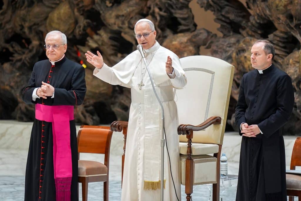 Le pape plaide avec Israël et le Hamas pour mettre fin à la violence
et prière au petit jour.