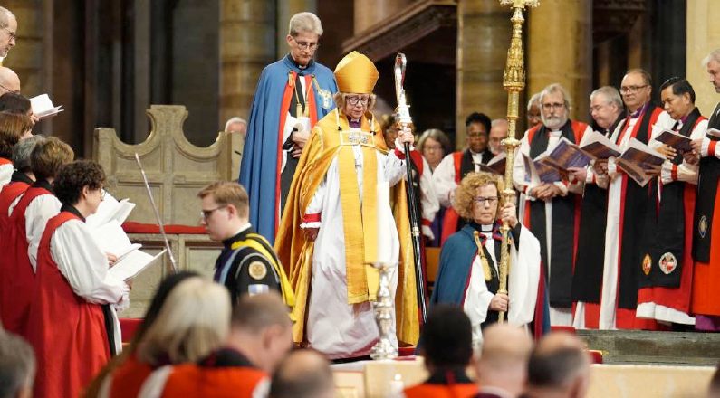 , C’est ce que dit la lettre que le pape Léon XIV a envoyée à la première femme dirigeante de l’Église anglicane le jour de son « intronisation » – ZENIT
et invocation matinale.