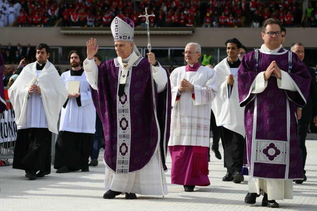 , Chaque vie coupe court aux blessures du Corps du Christ
& supplication matinale.