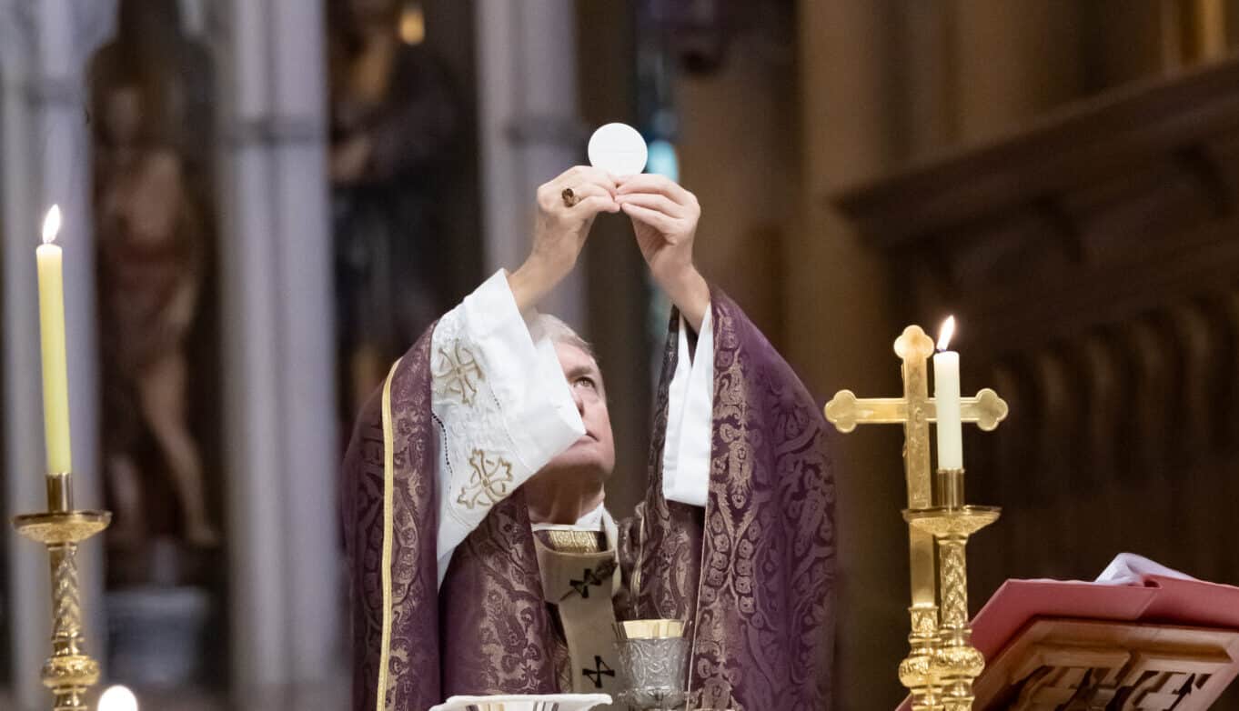 , Ce que vous ne savez pas sur l’Eucharistie pourrait vous surprendre
& prière en début de journée.
