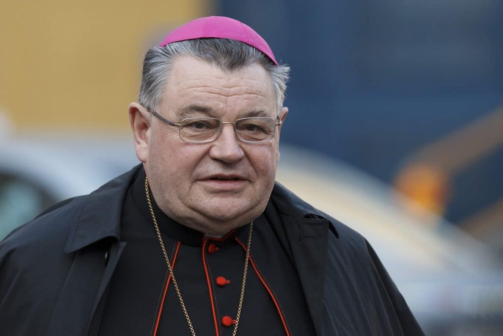 Le maître dominicain rappelle le courage et la persévérance dans la foi du cardinal Duka au milieu des persécutions
avec une supplication pour commencer la journée.