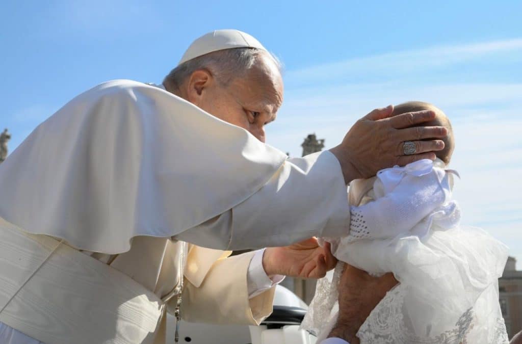 , Pape Léon : Au milieu de la folie de la guerre, nous devons défendre la vie à chaque étape
& adresser ses prières à la Vierge Marie.
