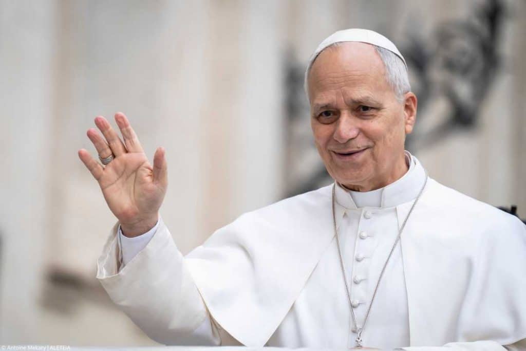 , Réunion de classe sincère du pape Léon au Vatican
& prière en début de journée.