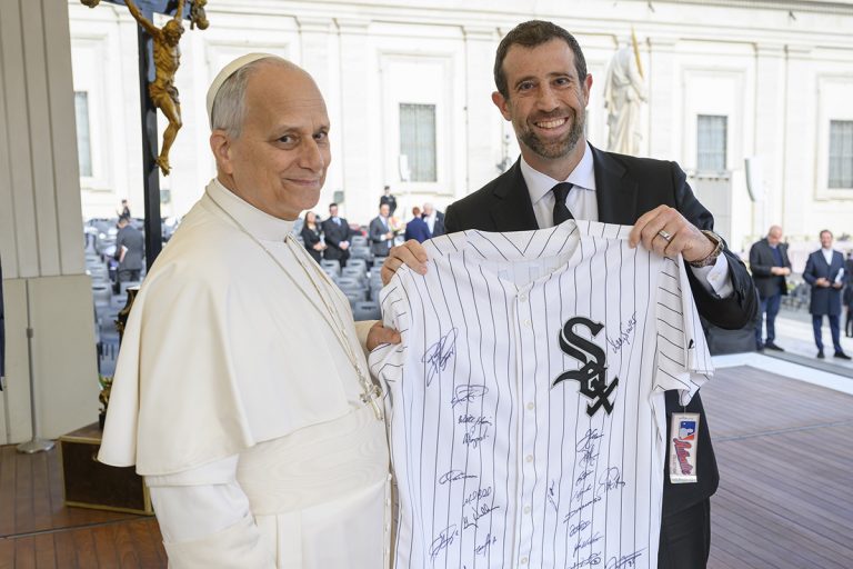 , Baseball : les White Sox de Chicago honorent le Pape Léon XIV avec un match (et une casquette spéciale) dédié au Pape – ZENIT
et supplication matinale.