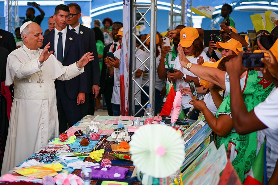 , Le pape Léon rencontre le dictateur de Guinée équatoriale, citant la « Cité de Dieu » de Saint Augustin
& requête du matin.