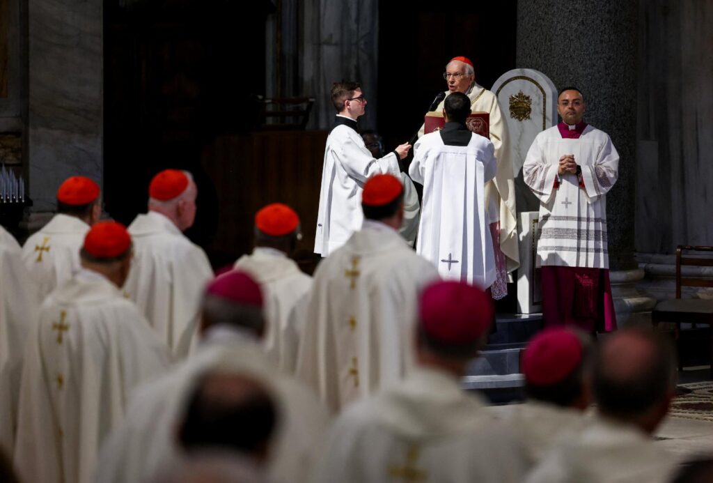 , Une messe à la basilique Sainte-Marie-Majeure marque le premier anniversaire de la mort du pape François
avec une invocation pour commencer la journée.