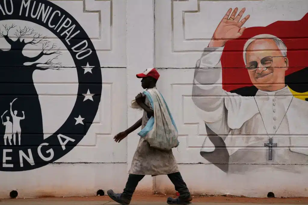 , Le pape en Angola sera confronté à un contraste entre l’essor de la foi, la pauvreté et la corruption
avec une invocation matinale.