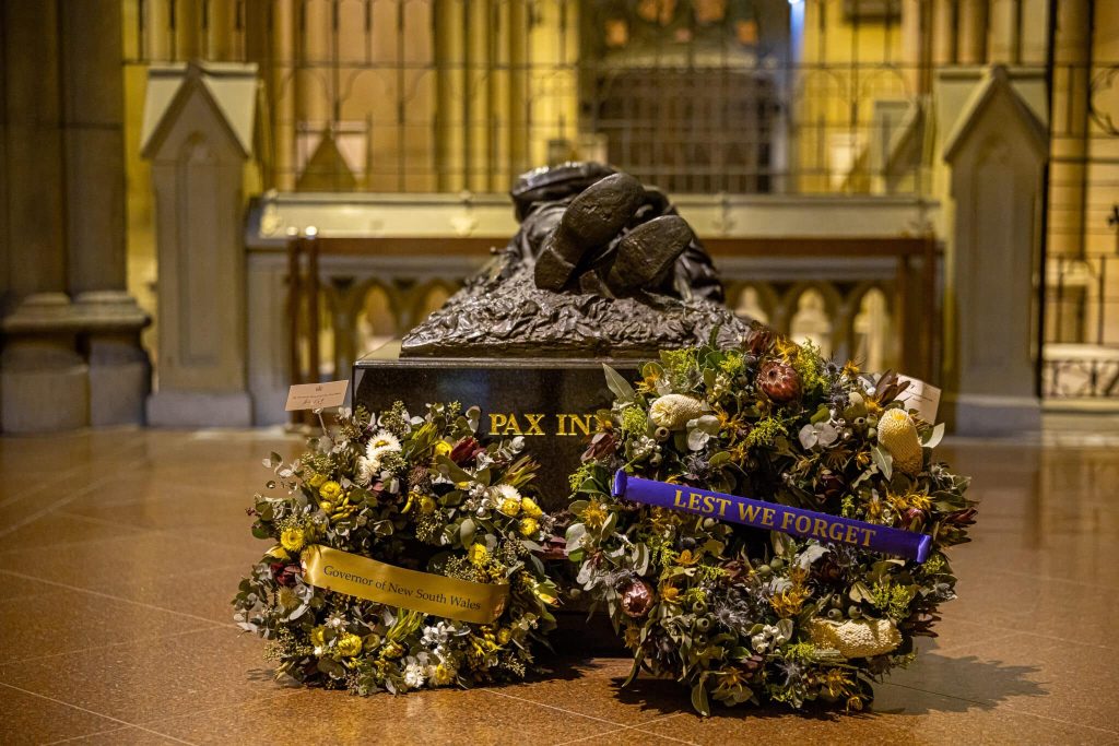 Messe de la veillée d’Anzac pour honorer le service et le sacrifice à St Mary’s
& prière matinale.