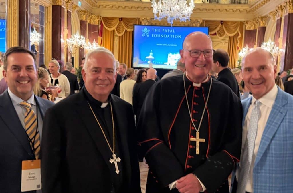 , La Fondation papale visite Rome pour réaffirmer la coopération et le soutien aux pauvres
afin de adresser ses prières à la Sainte Vierge .