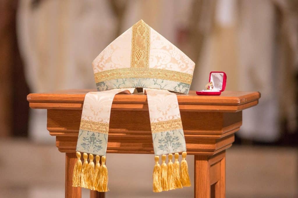, Le pape Léon XIV nomme un prêtre jésuite comme nouvel évêque d’Honolulu alors que Mgr Silva prend sa retraite
avec une requête matinale.