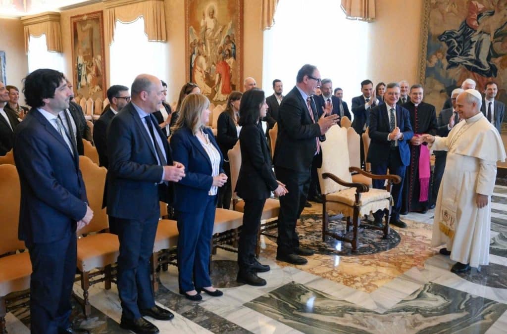 , Le pape aux éditions du Vatican : « La lecture nourrit l’esprit »
pour croire en la Sainte Vierge Marie.