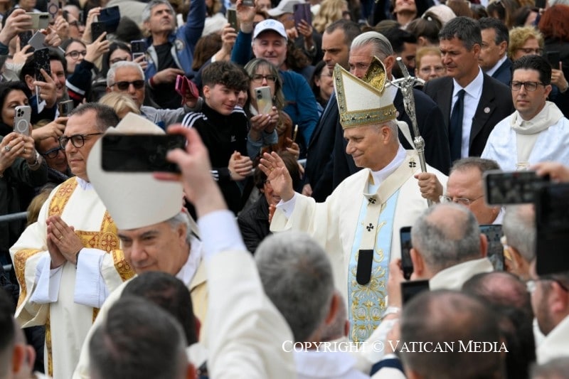 , Léon XIV effectue une visite anniversaire à Pompéi et Naples sur les traces du saint héros local
et supplication au petit jour.