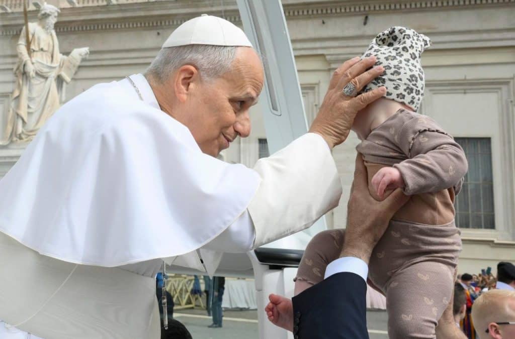 , Pape : La Vierge Marie est le modèle parfait de ce que l’Église est appelée à être
afin de adresser ses prières à la mère de dieu Marie.
