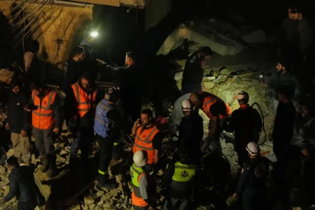 , Le pape Léon XIV réconforte 13 prêtres du sud du Liban avec un appel vidéo surprise depuis Rome
et prière du matin.