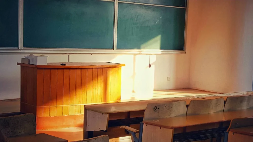 Comment la FSSPX a préservé l’éducation catholique non mixte
& requête en début de journée.