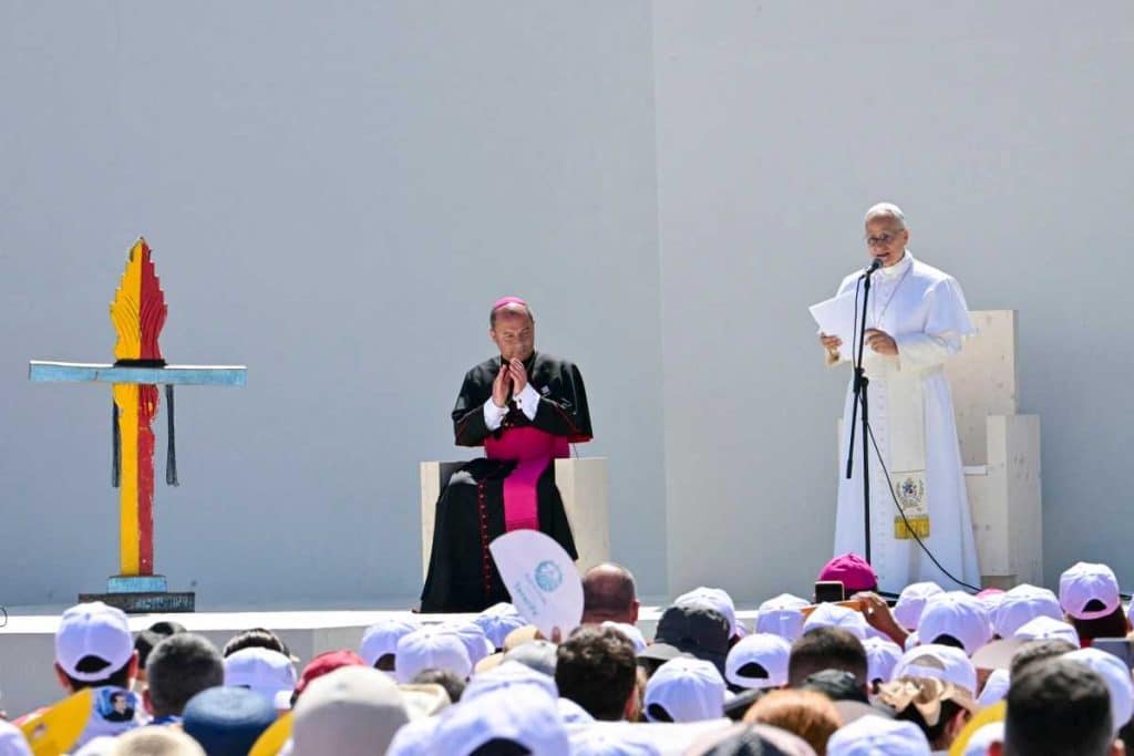 Le pape Léon XIV s’adresse aux migrants dans leur propre langue
avec une requête du matin.