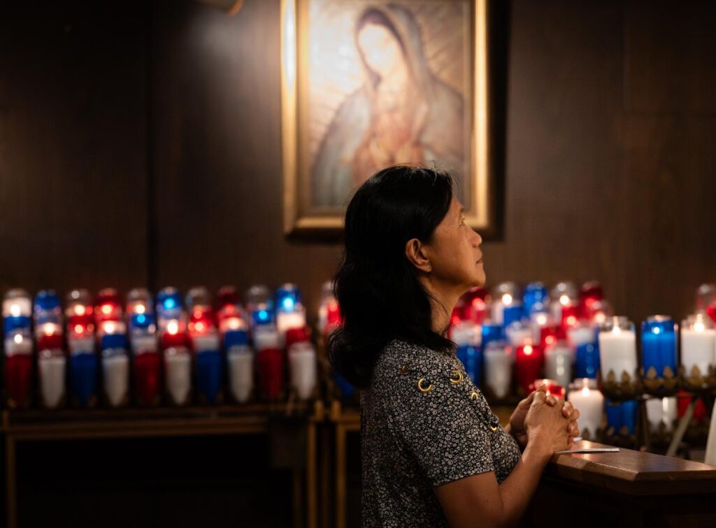 , Héros auréolés : le sanctuaire réunit fidèles et saints pour la célébration du 4 juillet
et requête du matin.